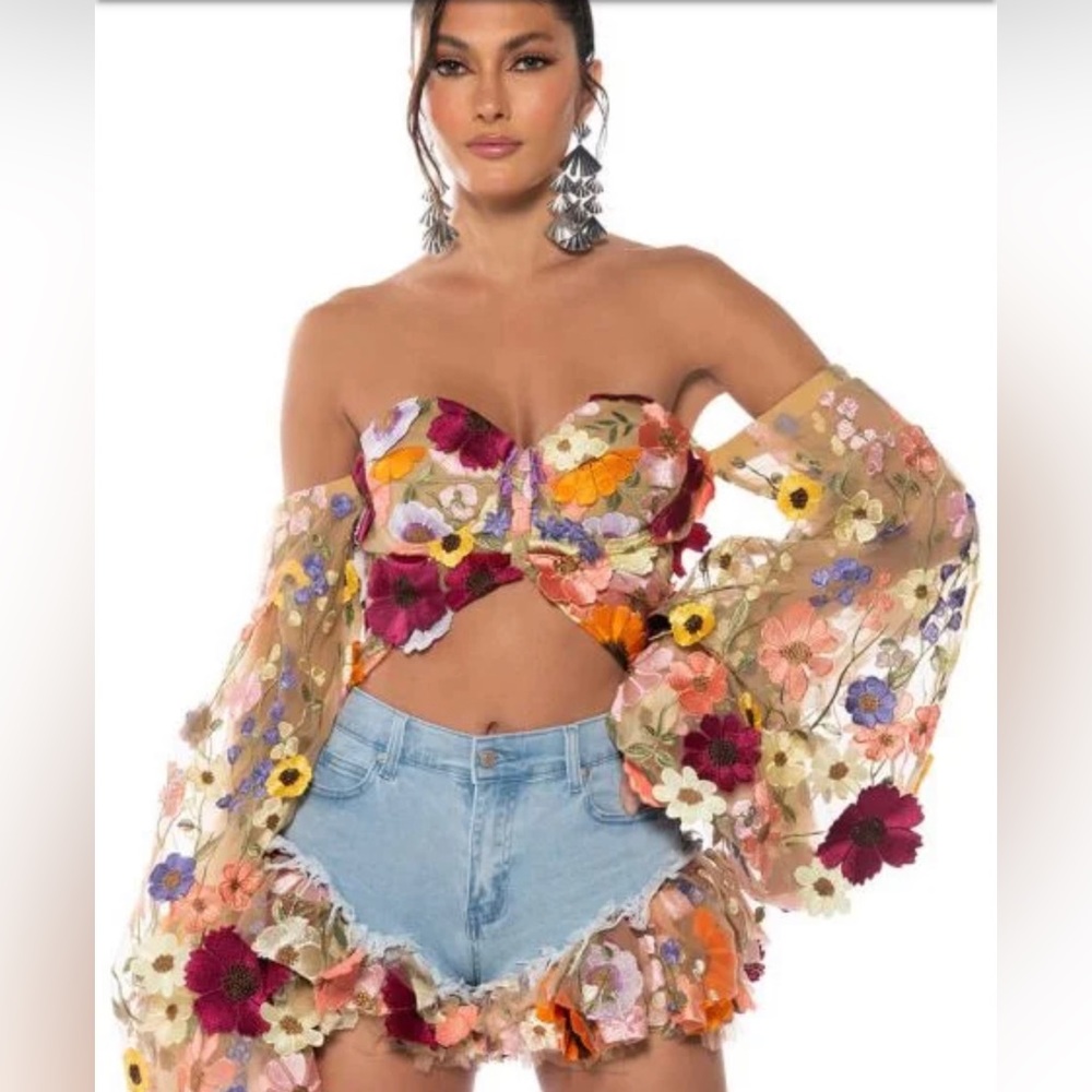 BOTANICAL BEAUTY CROPPED SHEER SLEEVE TOP IN NUDE